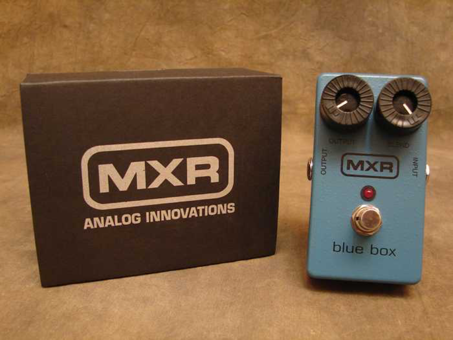 BLUEBOX置くだけっ♪青色でお馴染み！最高のMXR名機