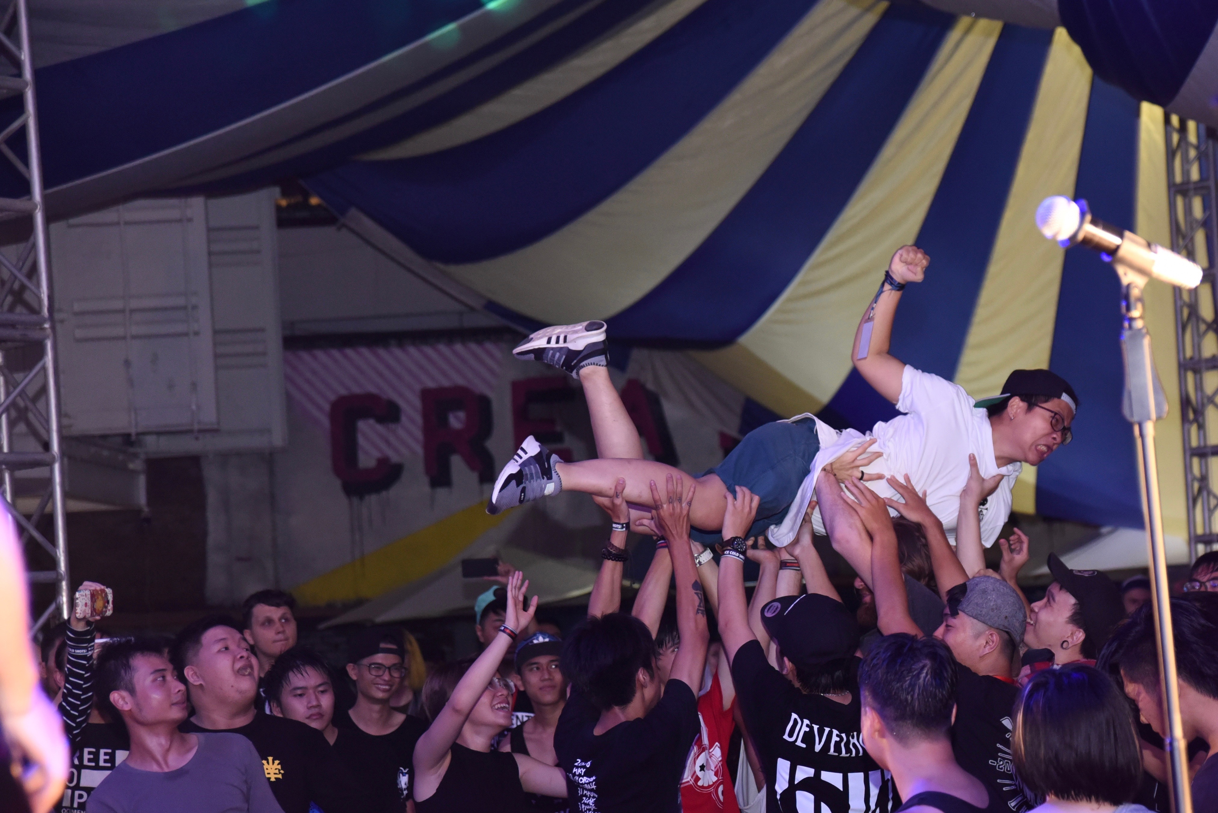 ベトナム最大のハードコアイベント「School of Mosh」レポート